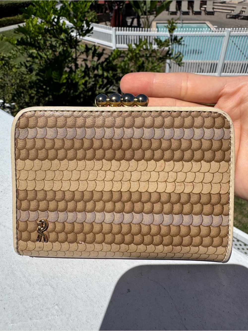 Rare Vintage Roberta di Camerino Embossed Leather Kiss-Lock Wallet made in